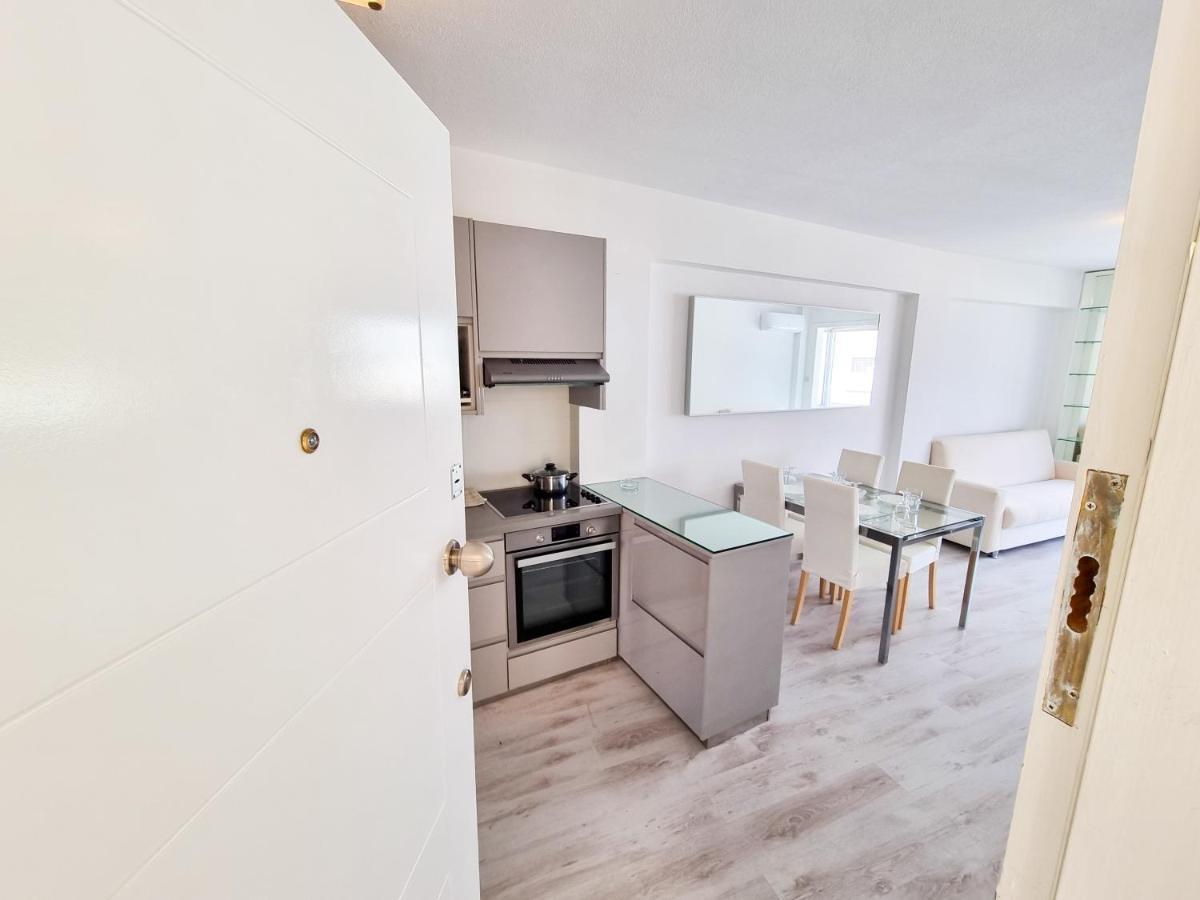 Cheer Up City Apartment, Near To The Finikoudes Beach ラルナカ エクステリア 写真