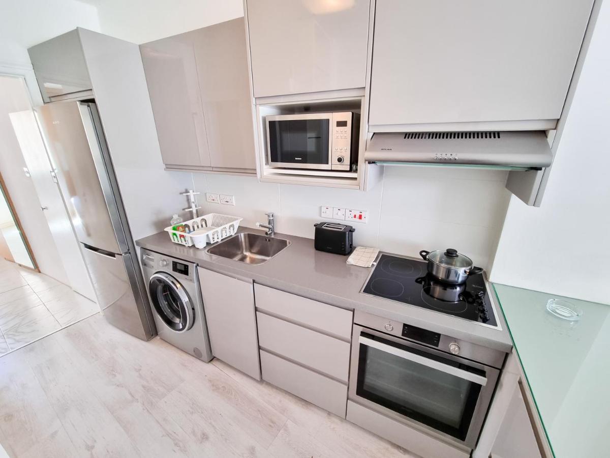 Cheer Up City Apartment, Near To The Finikoudes Beach ラルナカ エクステリア 写真
